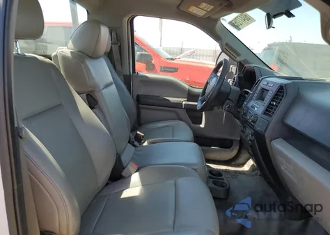 2015 Ford F150 z USA, uszkodzony, nr VIN 1FTMF1CP1FKD62477